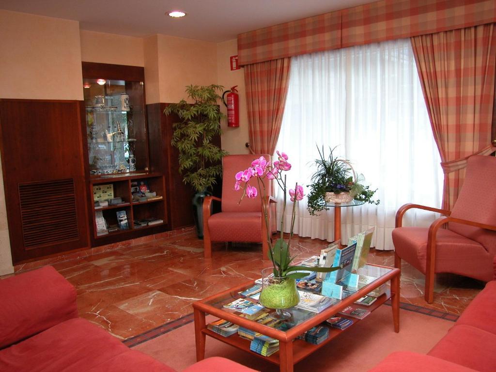 Touris Hotel